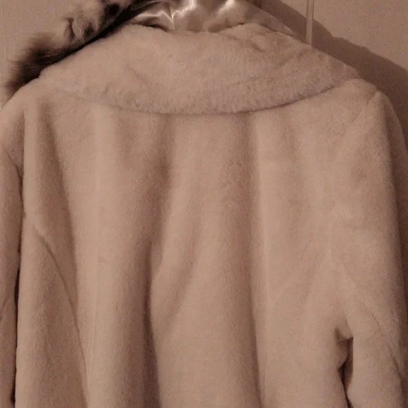 Dennis By Dennis Basso GOLD White Faux Fur Coat With Removable Collar NWOT